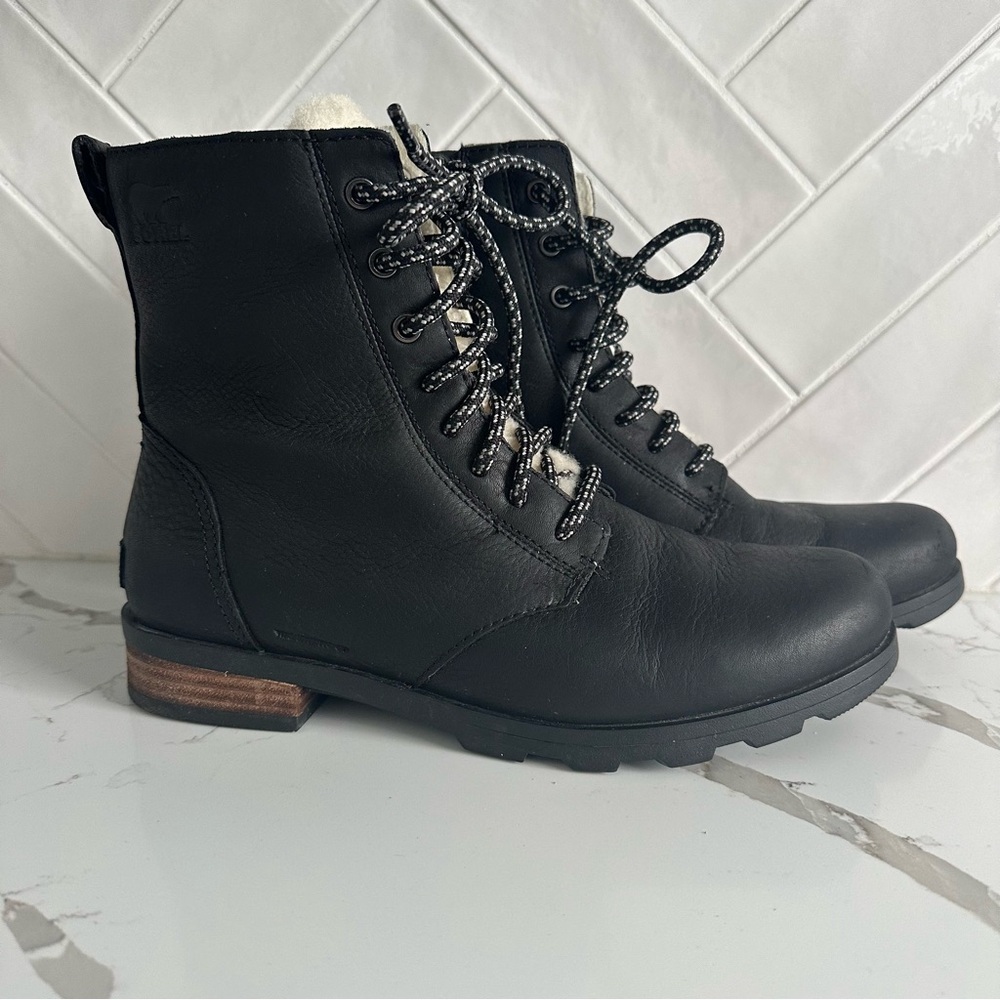 Sorel Black Winter Boots with Shearling - Picture 2 of 5